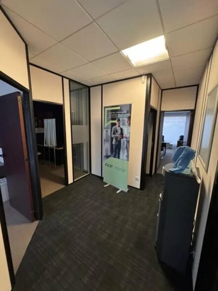 Bureau dans Sainte-Foy-lès-Lyon à louer - Photo intérieure – Image 3 sur 10