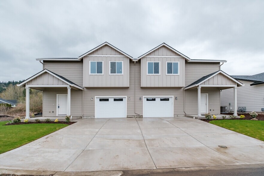 2476 Roll Tide Ct, Lebanon, OR à vendre - Photo principale – Image 1 sur 27