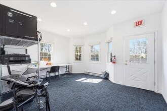96 Freneau Ave, Matawan, NJ à vendre Photo intérieure– Image 2 sur 57
