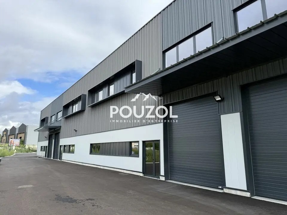 Local d’activités dans Clermont-Ferrand à louer Photo de l’immeuble– Image 1 sur 13