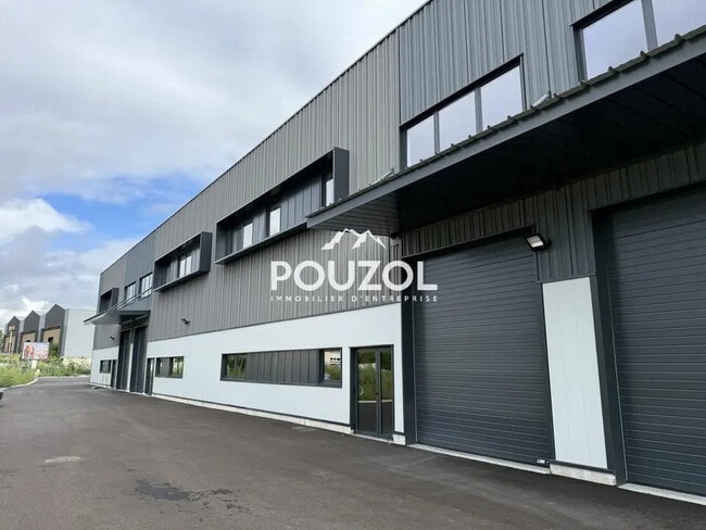 Plus de détails pour Local d'activités à louer