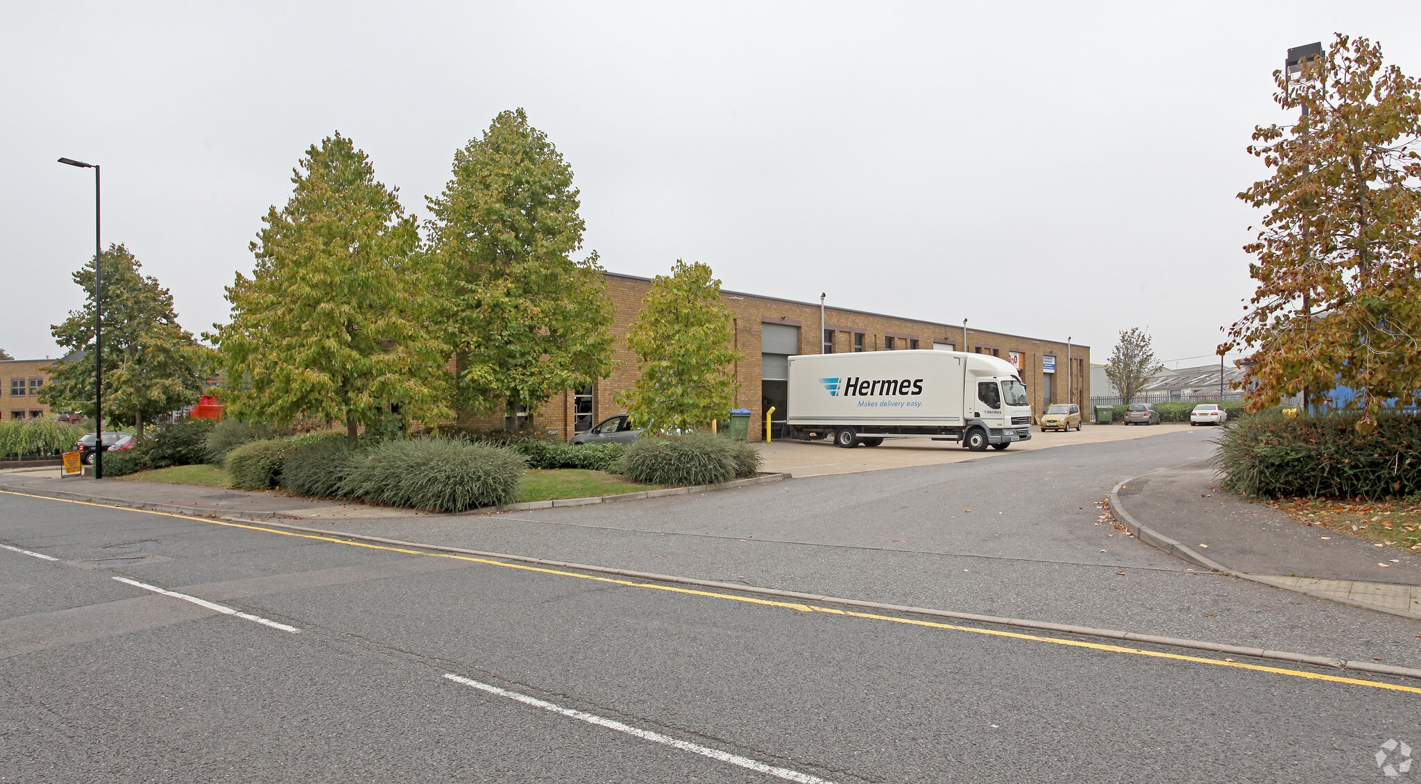 654 River Gdns, Feltham à louer Photo principale– Image 1 sur 10