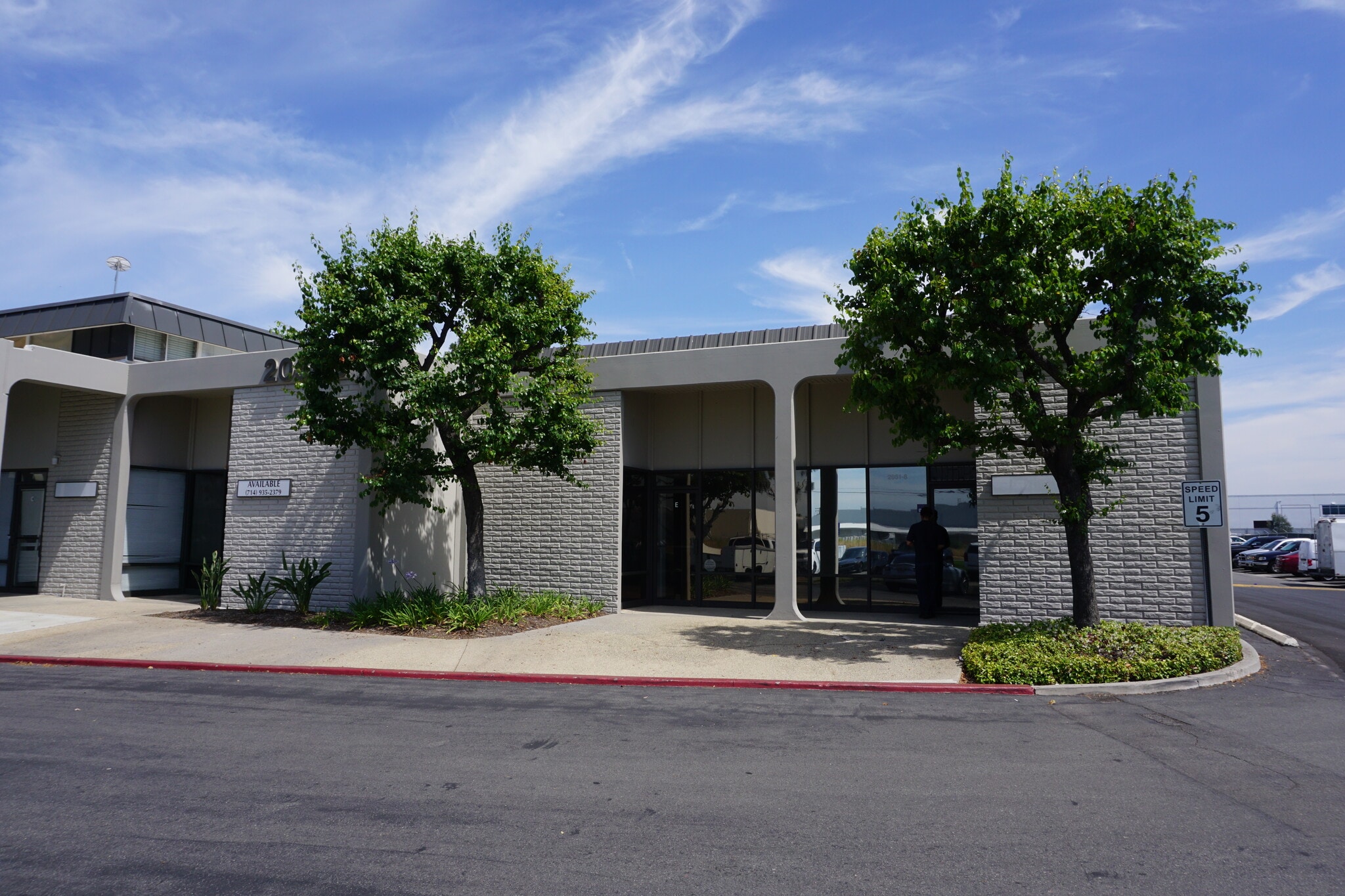 1440 S State College Blvd, Anaheim, CA à louer Photo de l’immeuble– Image 1 sur 1