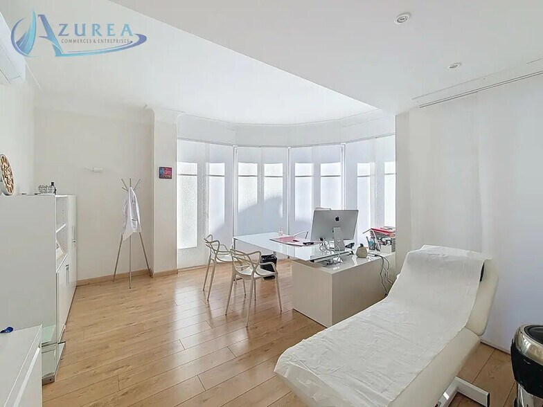 Bureau dans Nice à louer - Photo de l’immeuble – Image 3 sur 9