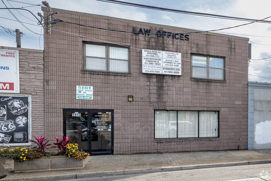 1913 Deer Park Ave, Deer Park, NY à vendre - Photo de l’immeuble – Image 3 sur 6