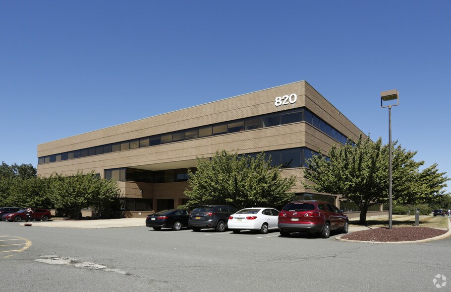 820 Bear Tavern Rd, Ewing, NJ à vendre - Photo de l’immeuble – Image 3 sur 4