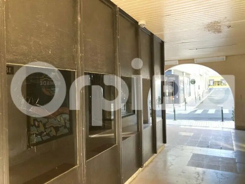 Local commercial dans Orléans à louer - Hall d’entrée – Image 2 sur 7