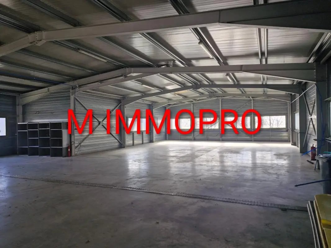 Local d’activités dans Mougins à louer Photo de l’immeuble– Image 1 sur 9