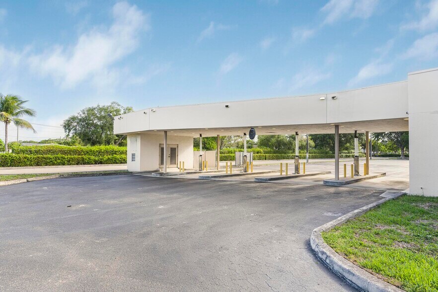 1750 NE 8th St, Homestead, FL à louer - Photo de l’immeuble – Image 3 sur 43