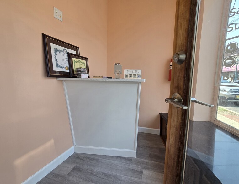 232 Stuyvesant Ave, Lyndhurst, NJ à vendre - Photo de l’immeuble – Image 2 sur 14