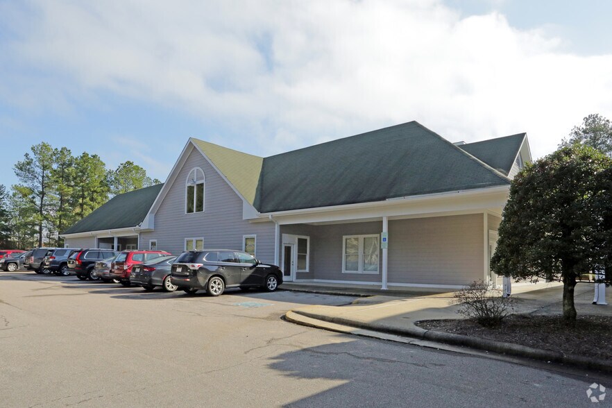 5501 Fortune's Ridge Rd, Durham, NC à louer - Photo de l’immeuble – Image 3 sur 9