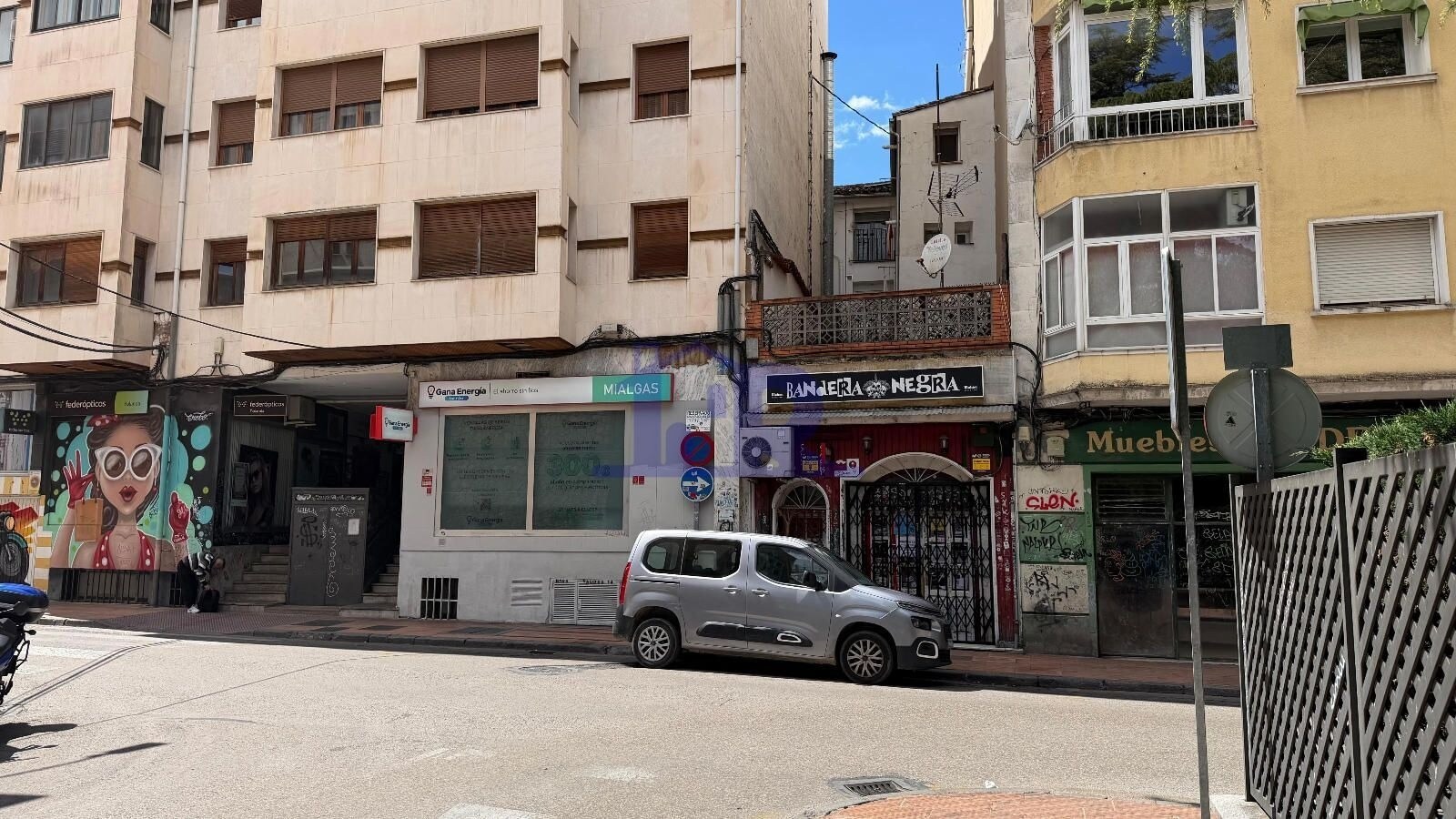 Local commercial dans Cuenca, Cuenca à louer Photo de l’immeuble– Image 1 sur 2