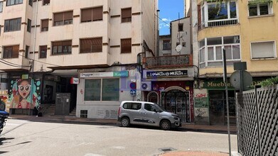 Local commercial dans Cuenca, Cuenca à louer Photo de l’immeuble– Image 1 sur 2