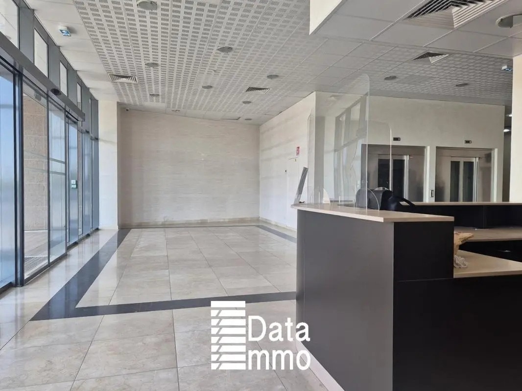 21 Boulevard Jean Monnet, Villiers-sur-Marne à louer Photo de l’immeuble– Image 1 sur 6