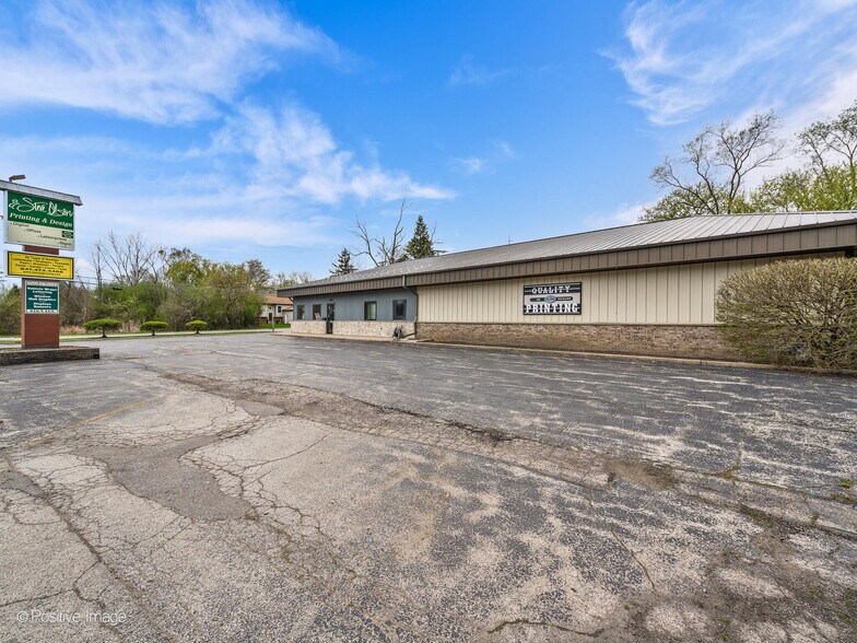 1550 Green Bay Rd, North Chicago, IL à vendre - Photo de l’immeuble – Image 3 sur 31