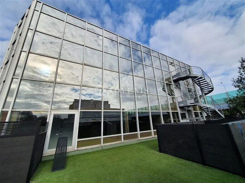 Bureau dans Saint-Cloud à vendre - Photo de l’immeuble – Image 3 sur 9