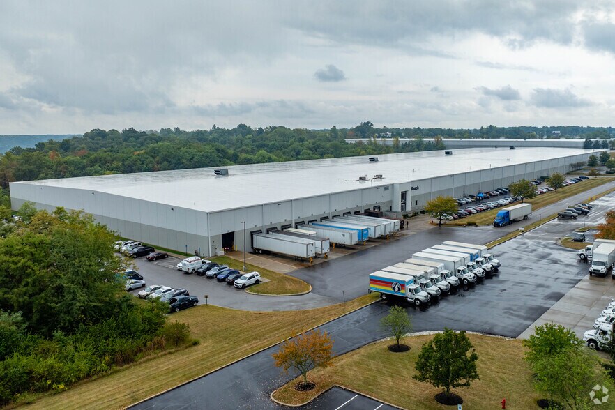 2250-2300 Progress Dr, Hebron, KY à louer - Photo de l’immeuble – Image 2 sur 5