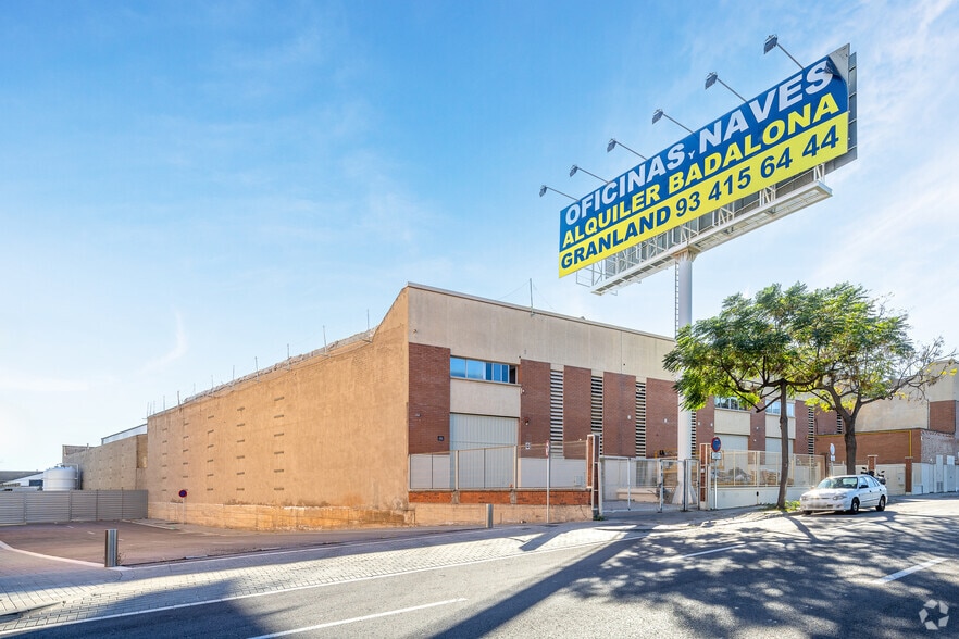 Industriel/Logistique dans Badalona, Barcelona à louer - Photo de l’immeuble – Image 1 sur 8