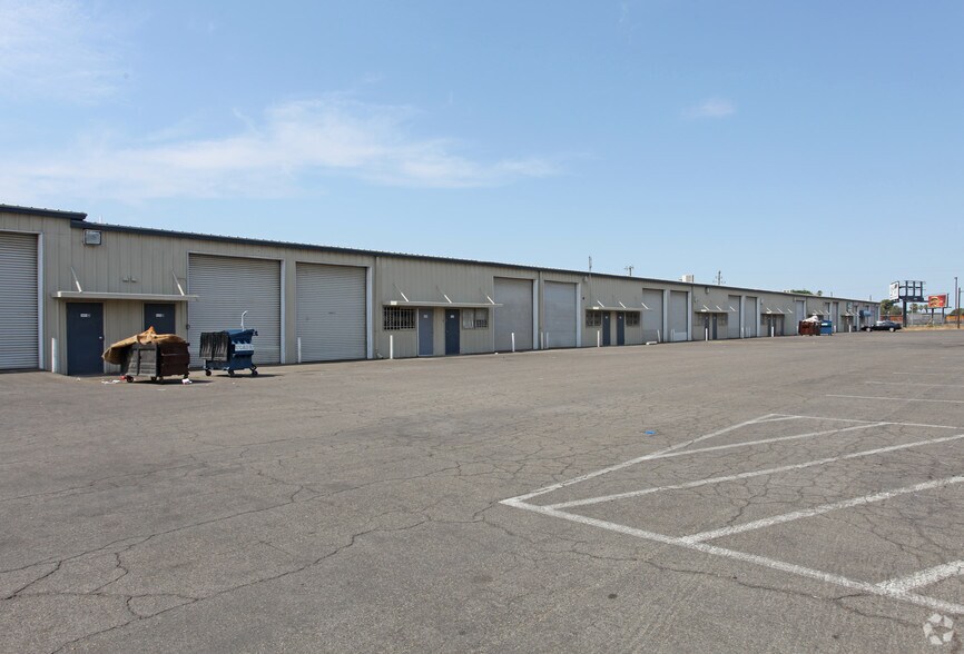 3164 N Marks Ave, Fresno, CA à vendre - Photo de l’immeuble – Image 3 sur 17