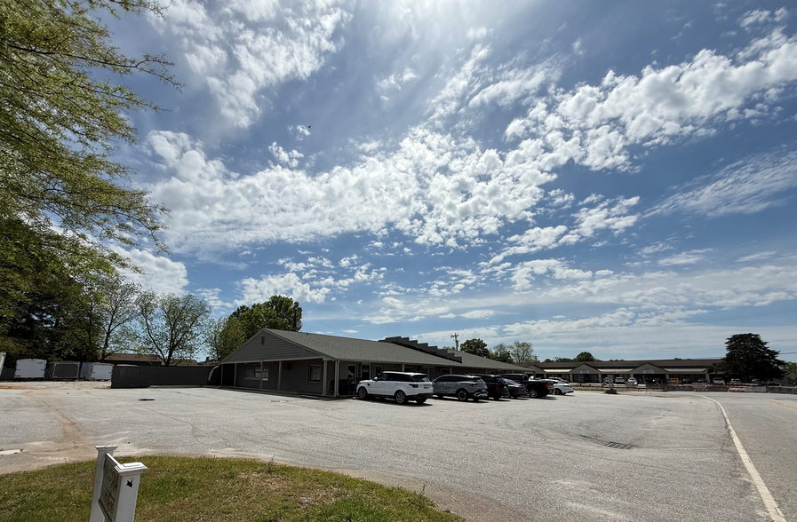 100 + 104 Miller Road, Mauldin portefeuille de 3 biens à vendre sur LoopNet.fr - Photo de l’immeuble – Image 3 sur 3