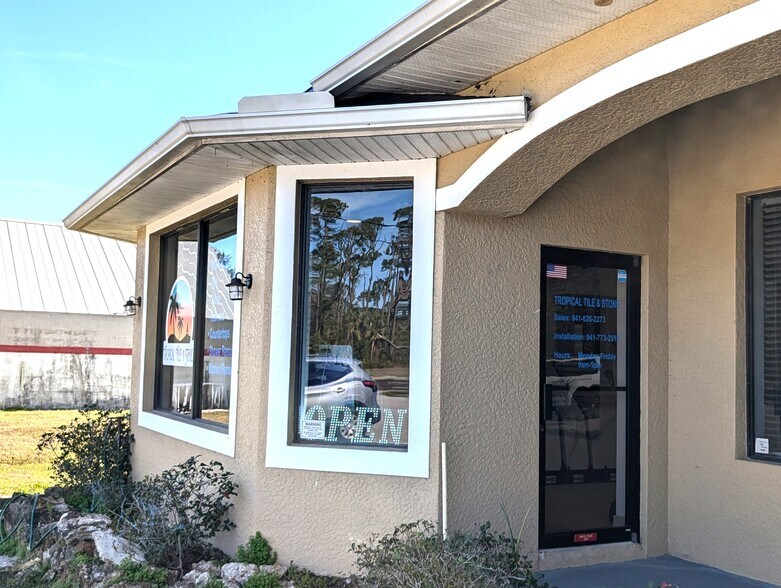 1810 El Jobean Rd, Port Charlotte, FL à louer - Photo de l’immeuble – Image 2 sur 6