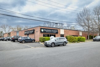 Plus de détails pour 43-45 Channel Dr, Port Washington, NY - Local d’activités à vendre