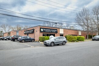 Plus de détails pour 43-45 Channel Dr, Port Washington, NY - Local d’activités à vendre