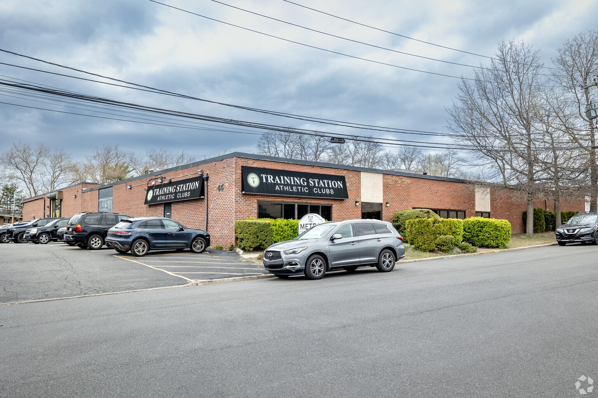 43-45 Channel Dr, Port Washington, NY à vendre Photo principale– Image 1 sur 8