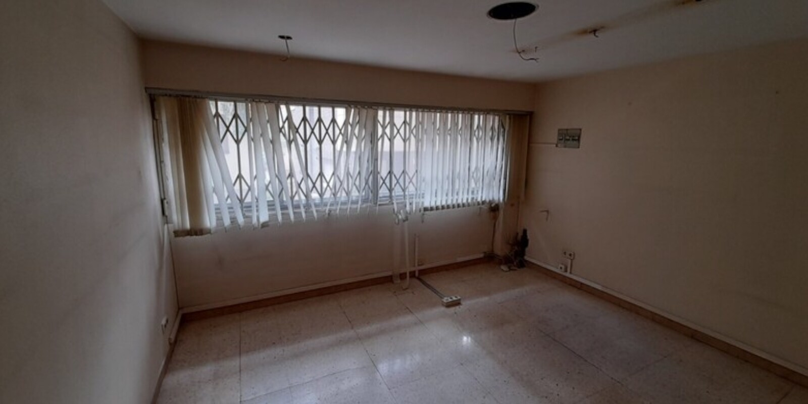 Lleida, LER 25008 - Lot 01 - - Photo intérieure - Image 2 of 7