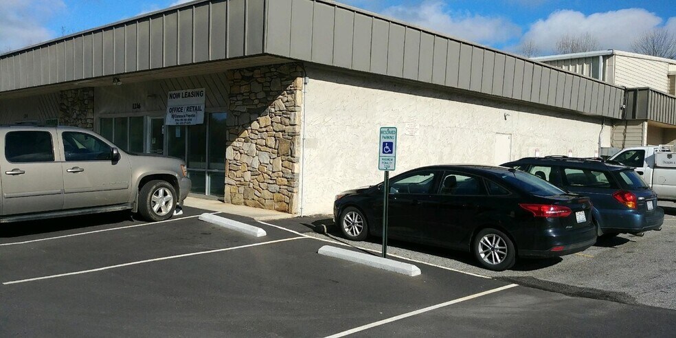 1210-1224 Hendersonville Rd, Asheville, NC à louer - Photo de l’immeuble – Image 2 sur 2