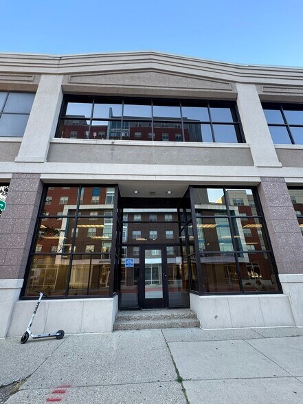 500-502 N Capitol Ave, Indianapolis, IN à louer - Photo de l’immeuble – Image 3 sur 8