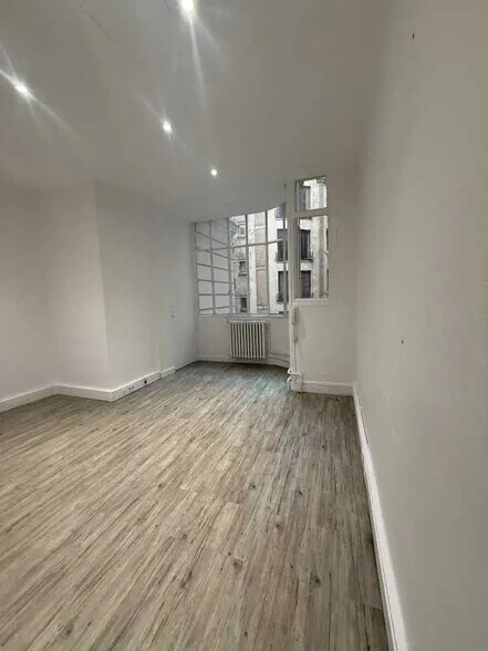 Bureau dans Paris à louer - Photo de l’immeuble – Image 3 sur 15