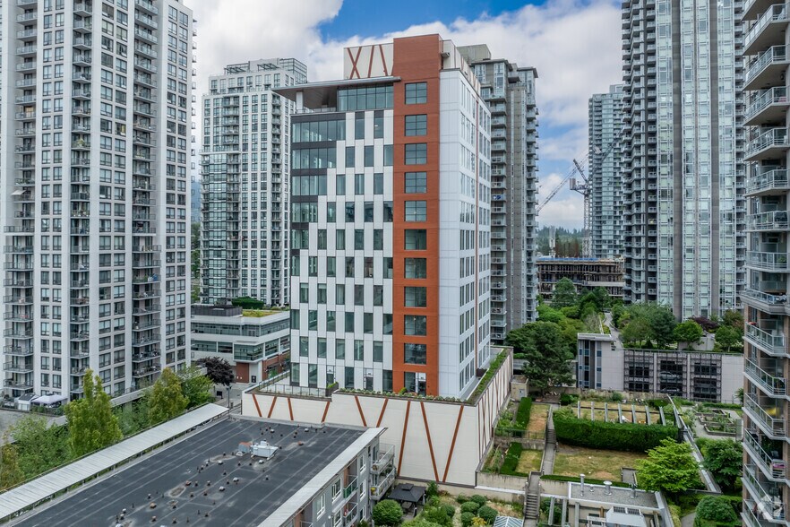 2992 Glen Dr, Coquitlam, BC à louer - Photo de l’immeuble – Image 3 sur 3