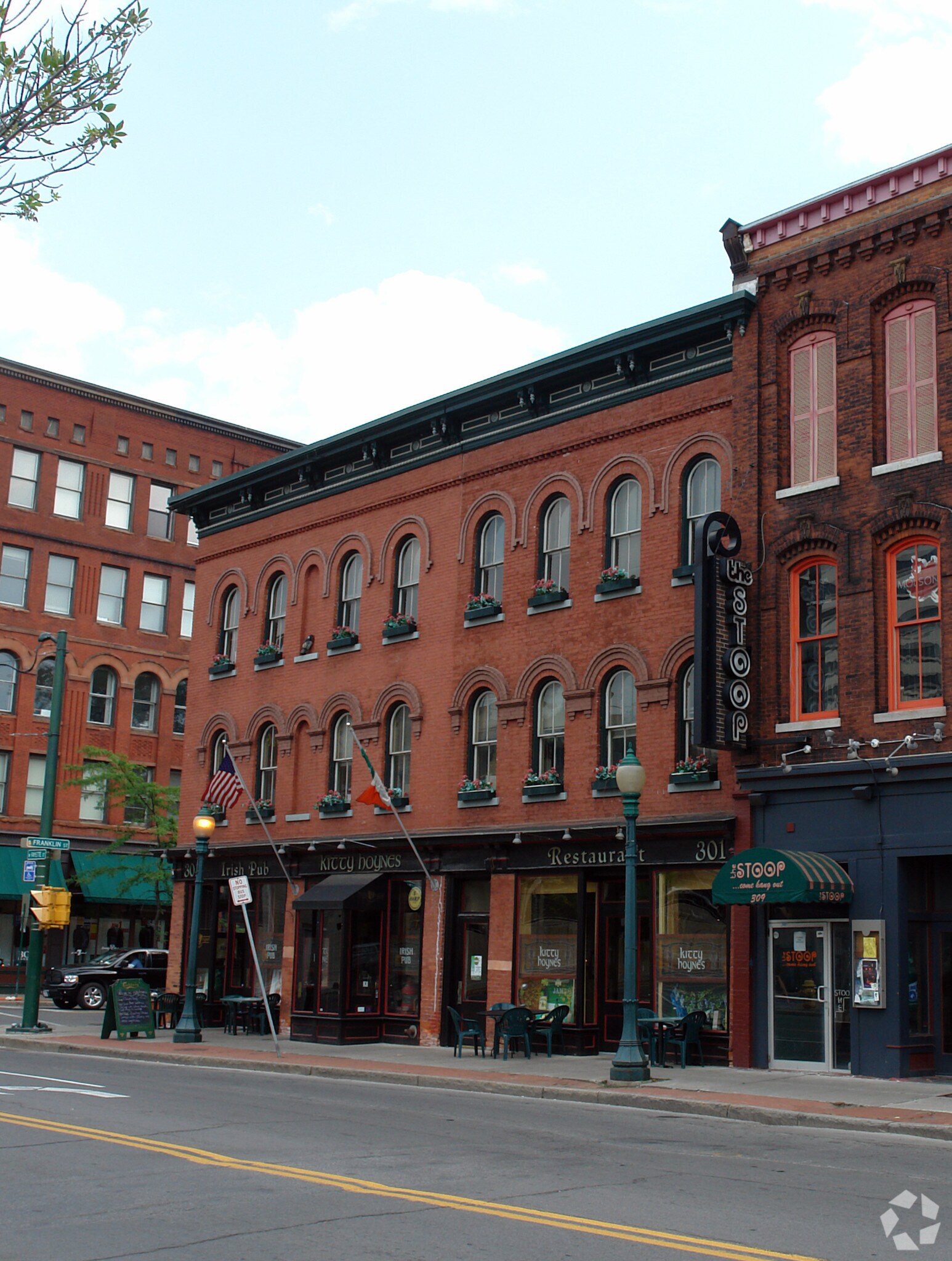 301-307 W Fayette St, Syracuse, NY à louer Photo principale– Image 1 sur 5