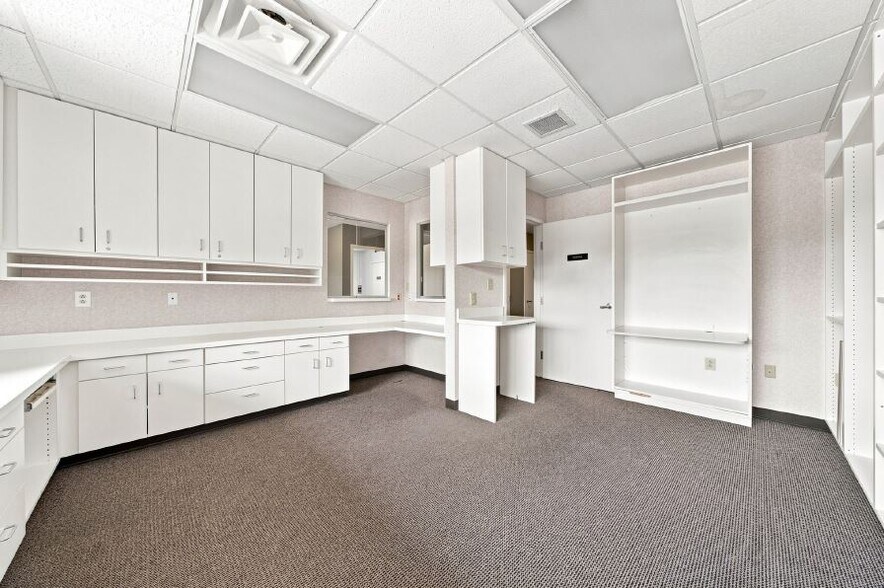 1750 Memorial Dr, Clarksville, TN à vendre - Photo intérieure – Image 2 sur 11
