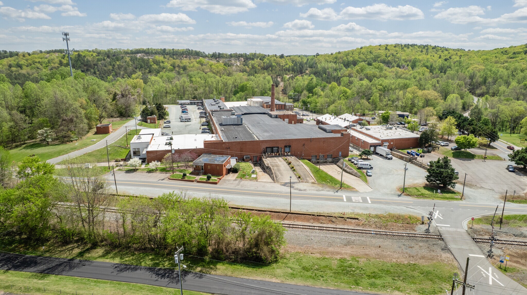 437 Dimmocks Mill Rd, Hillsborough, NC à louer Photo principale– Image 1 sur 4