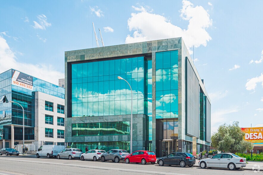 Calle de Juan Ignacio Luca de Tena, 6, Madrid, Madrid à louer - Photo de l’immeuble – Image 3 sur 6