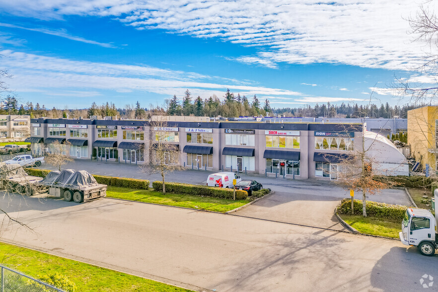 19510 55th Ave, Surrey, BC à louer - Photo principale – Image 1 sur 5
