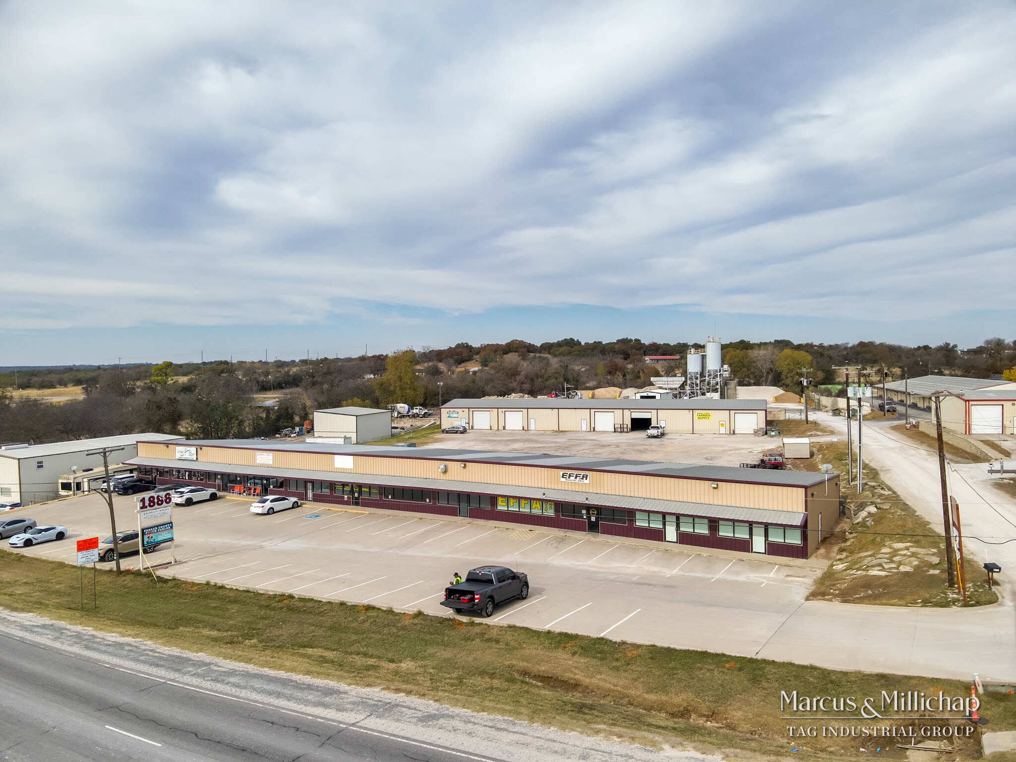 1886 Mineral Wells Hwy, Weatherford, TX à vendre Photo principale– Image 1 sur 6