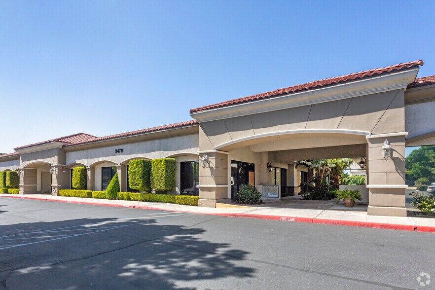 9477 N Fort Washington Rd, Fresno, CA à louer - Photo de l’immeuble – Image 2 sur 6