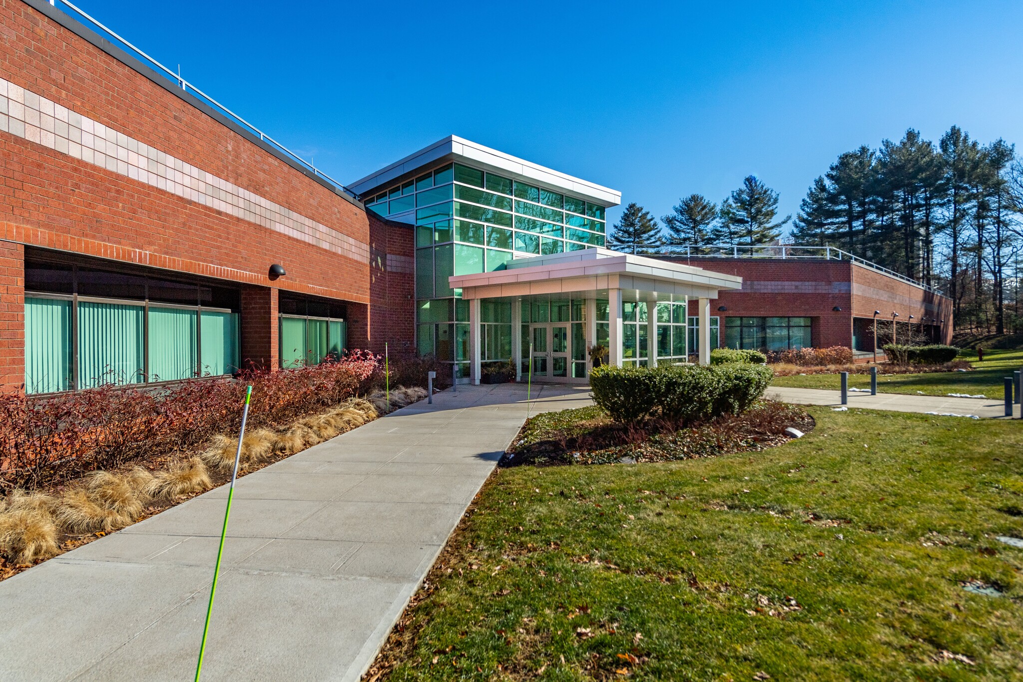 55 Middlesex Tpke, Bedford, MA à louer Photo principale– Image 1 sur 2