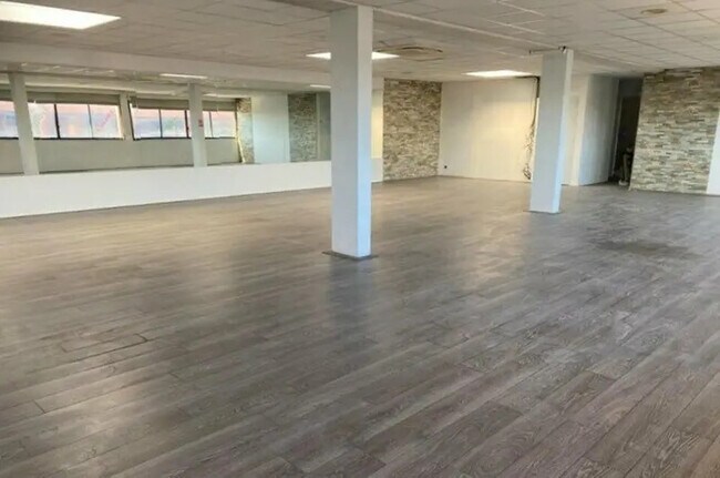 Plus de détails pour Bureau à vendre