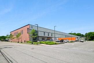 Plus de détails pour 52 Industrial Dr, Hyde Park, MA - Industriel/Logistique à louer