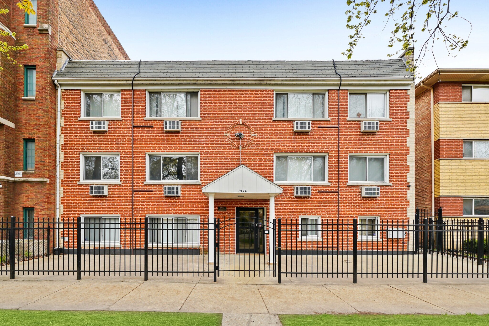 7006 S Cregier, Chicago, IL à vendre Photo principale– Image 1 sur 18