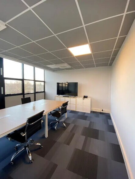 Bureau dans Champigny-sur-Marne à louer - Photo de l’immeuble – Image 2 sur 5