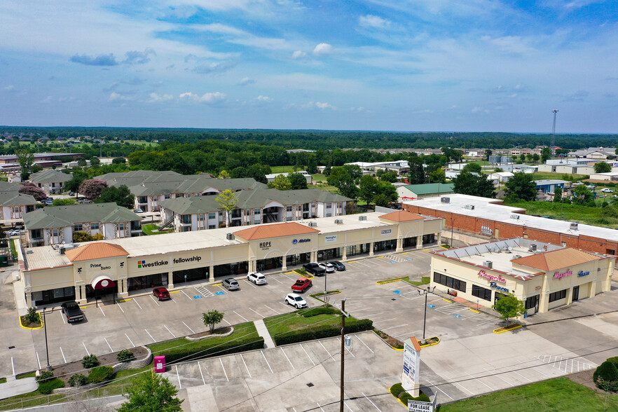 19786 Highway 105 W, Montgomery, TX à louer - Photo de l’immeuble – Image 3 sur 10