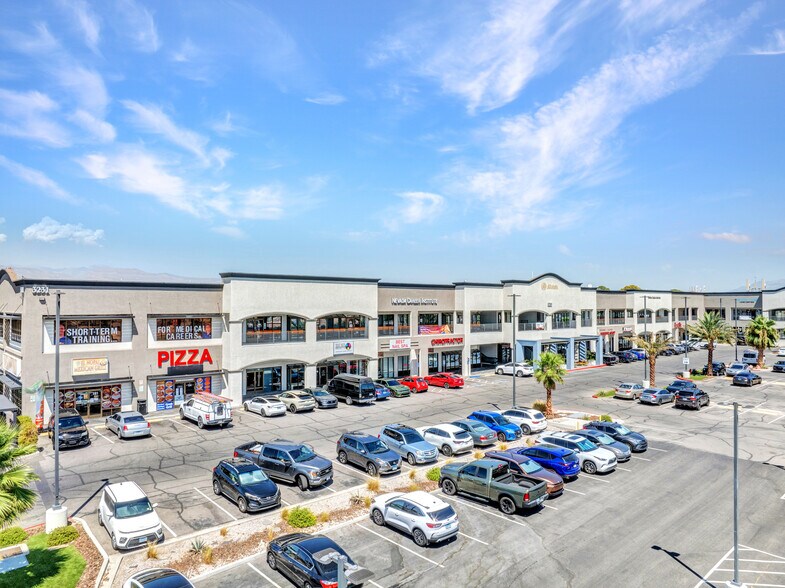 3231 N Decatur Blvd, Las Vegas, NV à louer - Photo de l’immeuble – Image 2 sur 5