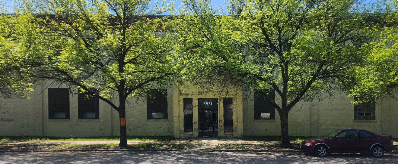 5921 W Dickens Ave, Chicago, IL à louer Photo principale– Image 1 sur 2