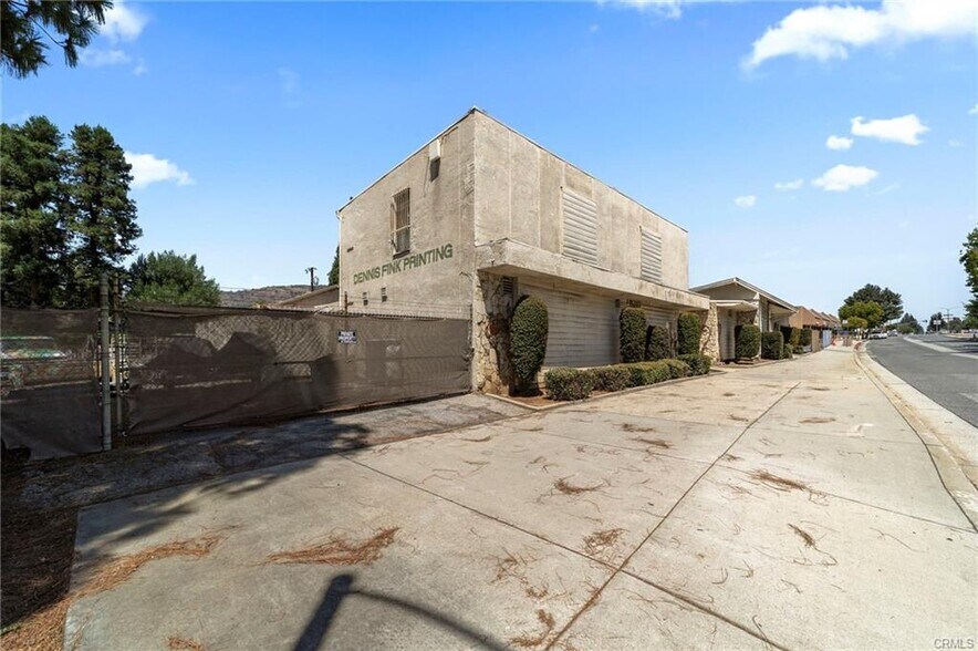 1749 E Route 66, Glendora, CA à vendre - Photo de l’immeuble – Image 3 sur 16