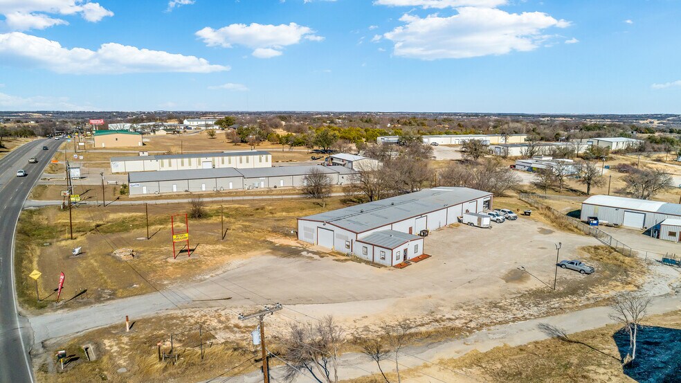 1806 N Main St, Weatherford, TX à louer - Photo principale – Image 1 sur 13
